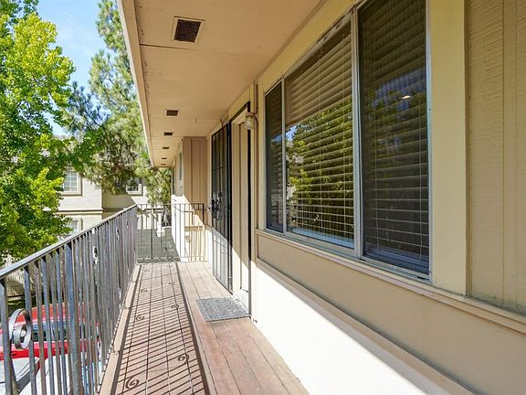 5th image of 1967 Southwood Drive #4