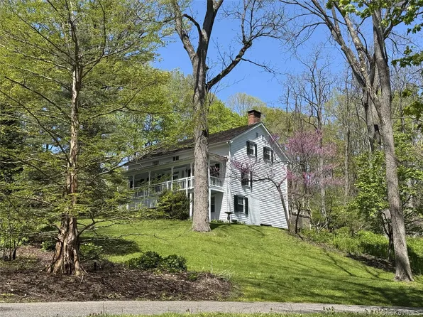 212 Pleasant Ridge Road, Poughquag, NY 12570