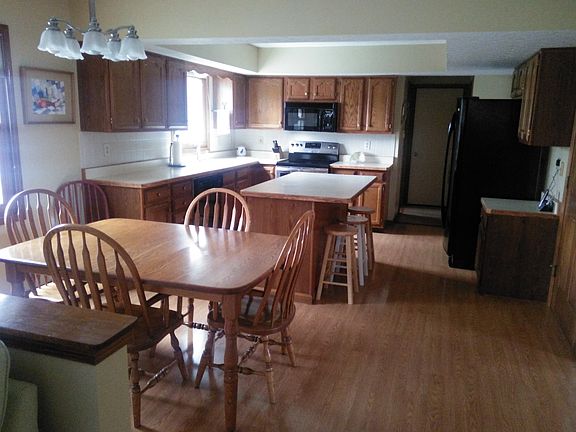 Kitchen and breakfast nook
