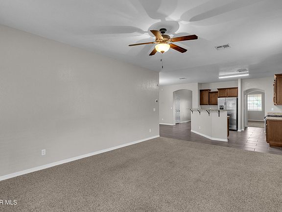 4th image of 2209 Glitter Point