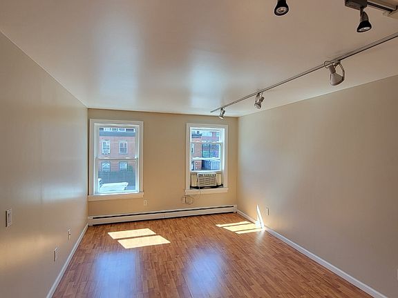 4th image of 239 E 110th St APT 2