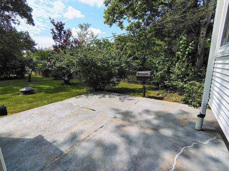 130 Turf Ct — Photo 12