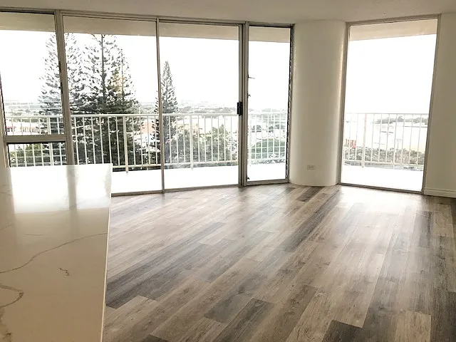 2 bed, 946 sqft, $2,340 — Photo 4