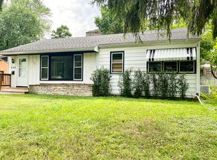 404 Hilton Ave, Rockford, IL 61107