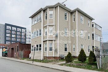 3rd image of 8 Pond St