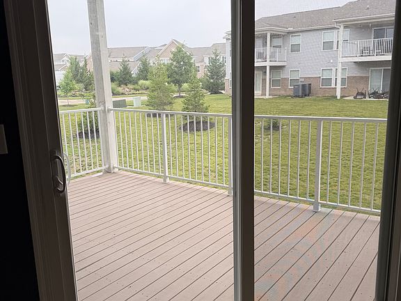 3rd image of 24 Pebble Brook Pl