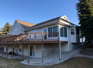 335 Lighthouse Way S, Manistee, MI 49660
