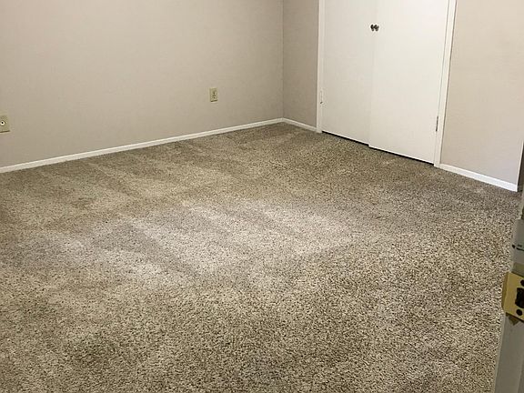3rd image of 22 Creekmont Ln