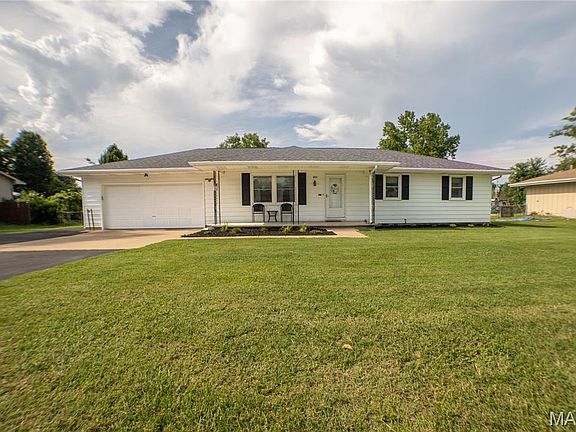 3rd image of 237 Farmers Ln