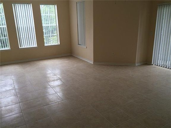 5th image of 9306 Crescent Loop Cir APT 202