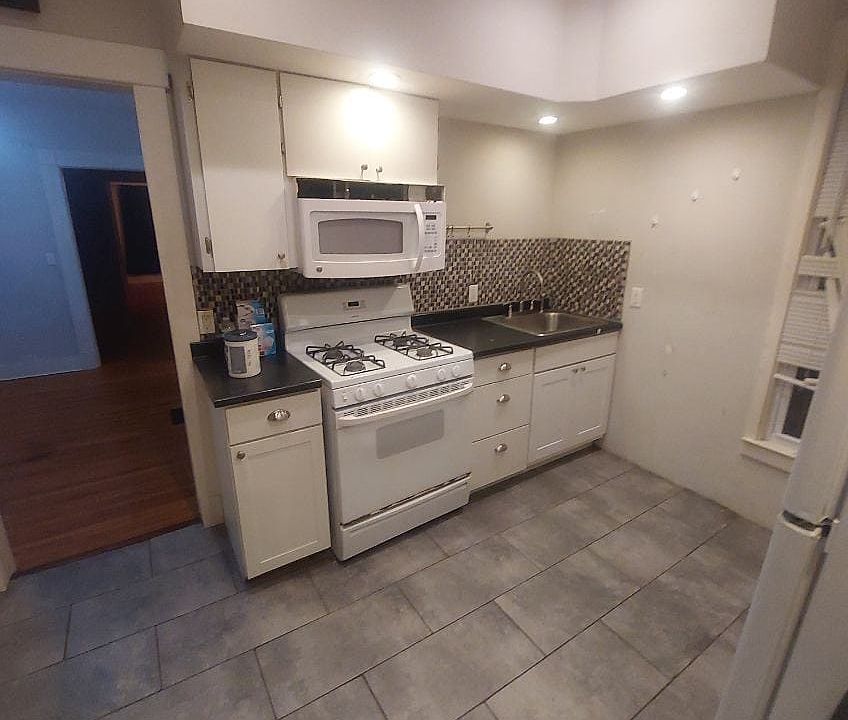 1st image of 181 Main St #1