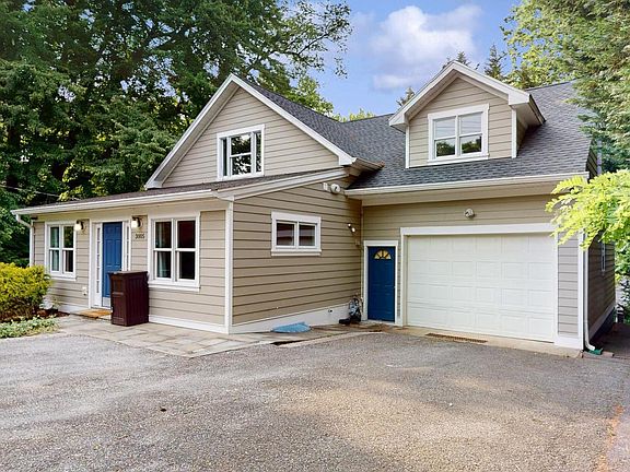 3rd image of 3005 Oak Dr