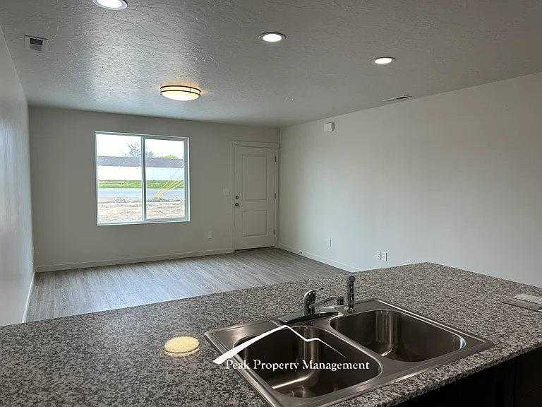16548 N Franklin Blvd #16548 — Photo 6