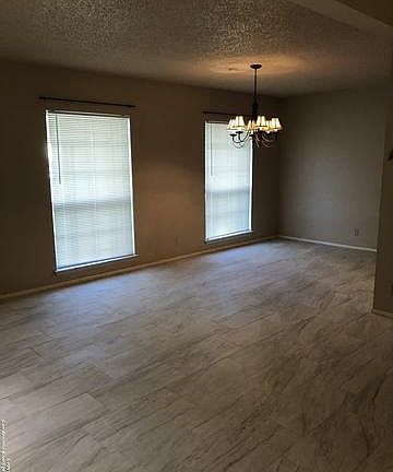 2nd image of 1147 Longmont St