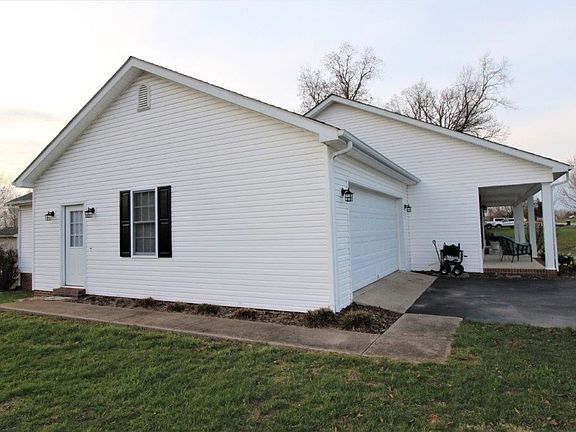 3rd image of 389 Elmwood Dr
