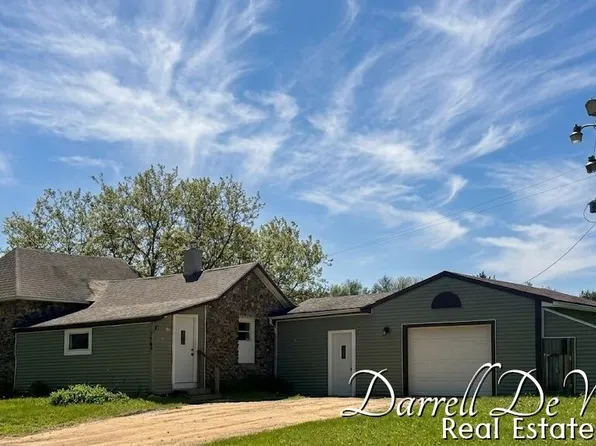 8425 N Holland Rd, Six Lakes, MI 48886