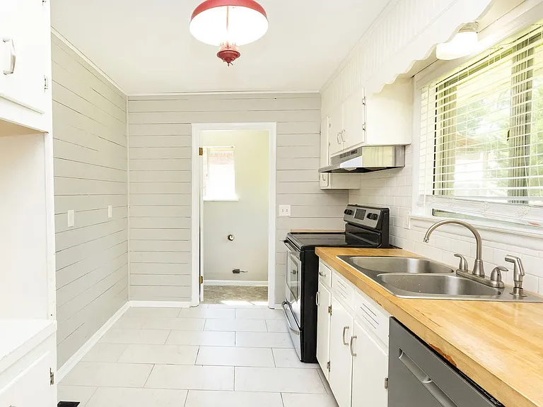 834 Kay Cir — Photo 4