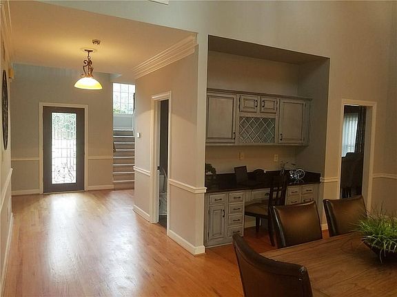 4th image of 4012 Almond Ct