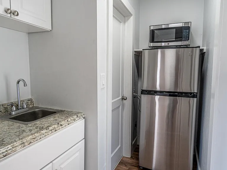 433 NE 82nd St #1 — Photo 7