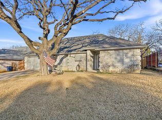 685 Cardinal Ridge Rd, Burleson, TX 76028