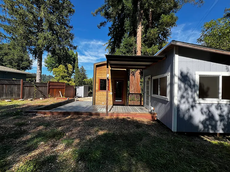 Valley Dr — Photo 15
