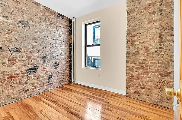 Rented by The Agency | media 12