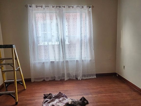 4th image of 7304 Emanon St