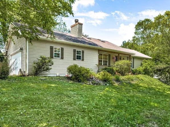 1705 Clayton St, Valparaiso, IN 46383