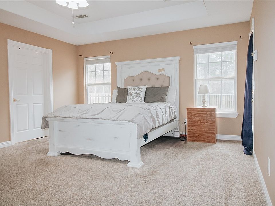 1st image of 702 Amanda Dr