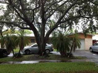 2230 NW 87th Ter, Pembroke Pines, FL 33024