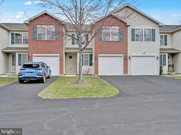 315 Lantern Green Way, Orwigsburg, PA 17961