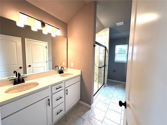 4th image of 2432 NW Sunnyvale Ct