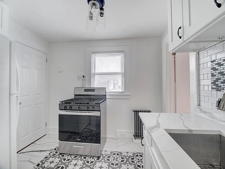 215 Jacoby St #2 — Photo 8