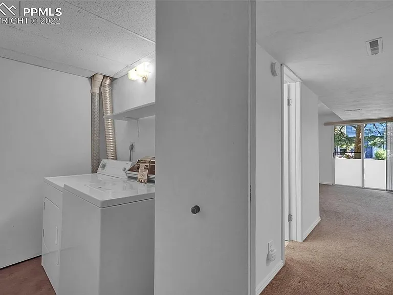 3467 Queen Anne Way — Photo 24
