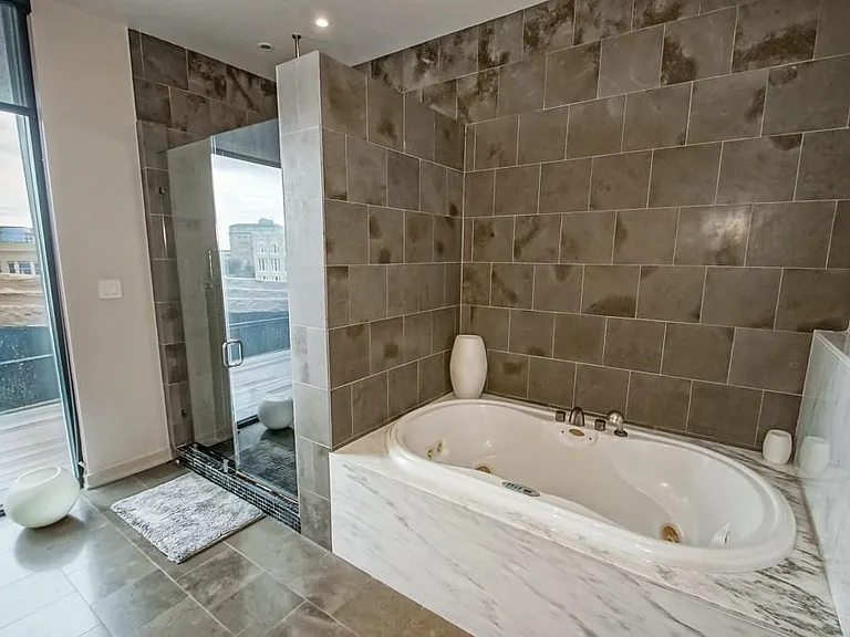 801 Saint Joseph St #1 PENTHOUSE — Photo 20