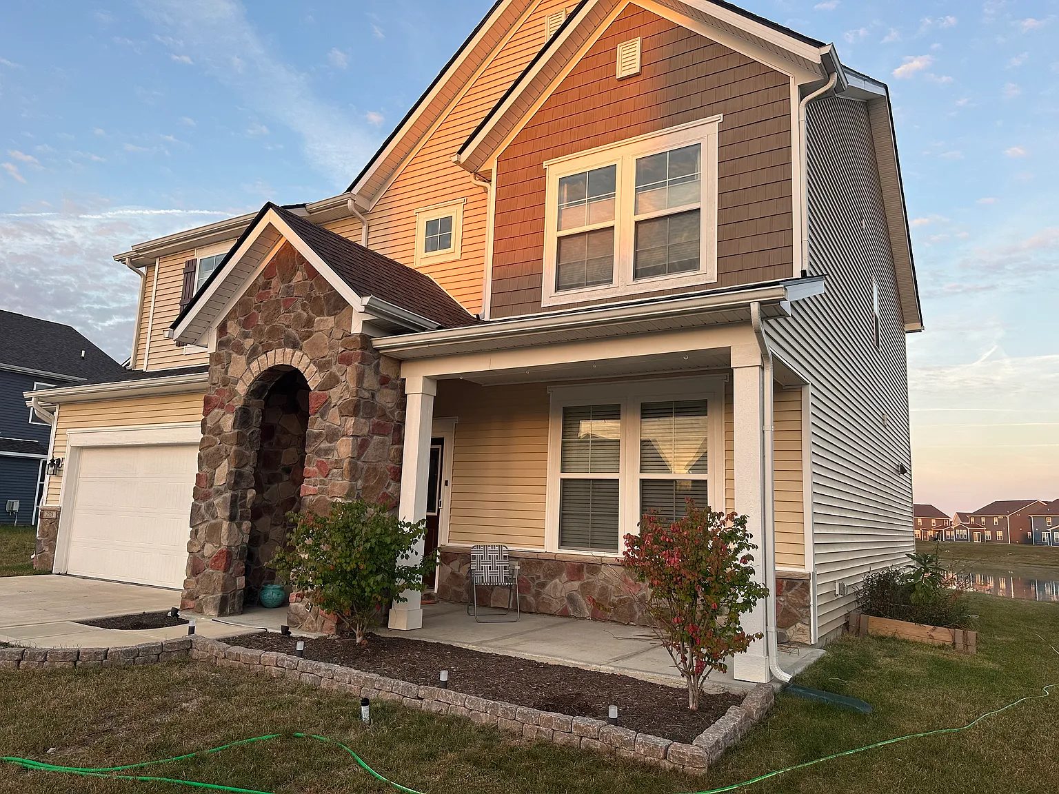 3 bed, 2.5 bath, 2381 sqft, $2,500 — Photo 4