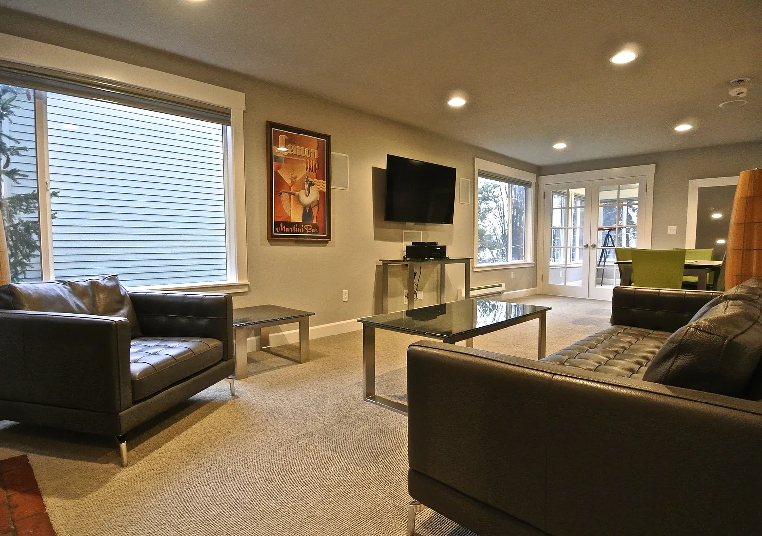Beautiful 4 bed home in desirable Eastlake! Available 9/16/2026! — Photo 1