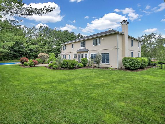 4th image of 40 Woodbury Farms Dr
