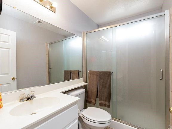 4th image of 3127 Clover Ln