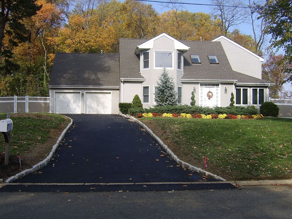 New Driveway with Belgium Block