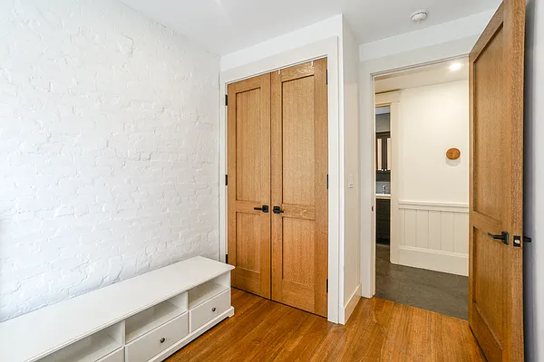 Rented by Bond New York | media 28