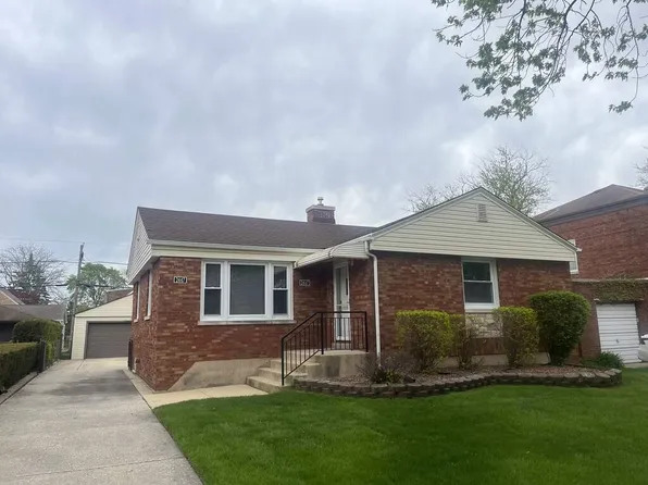 2447 S 5th Ave, Riverside, IL 60546