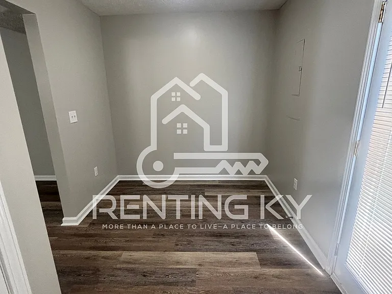 1419 Westwood Dr — Photo 4