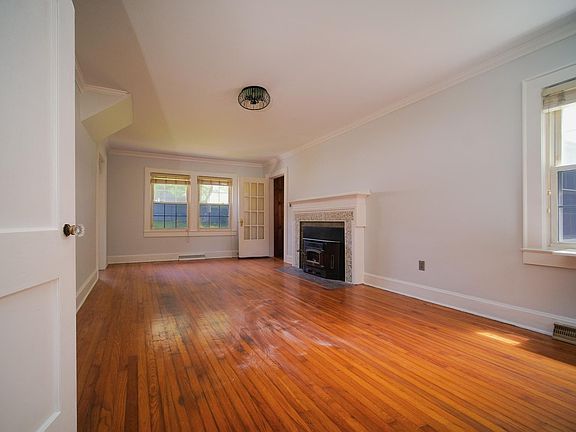 3rd image of 308 W Washington Ave