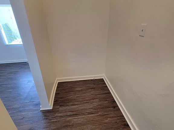 5th image of 4131 Monroe St #1/2