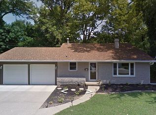 612 E Locust St, Olney, IL 62450