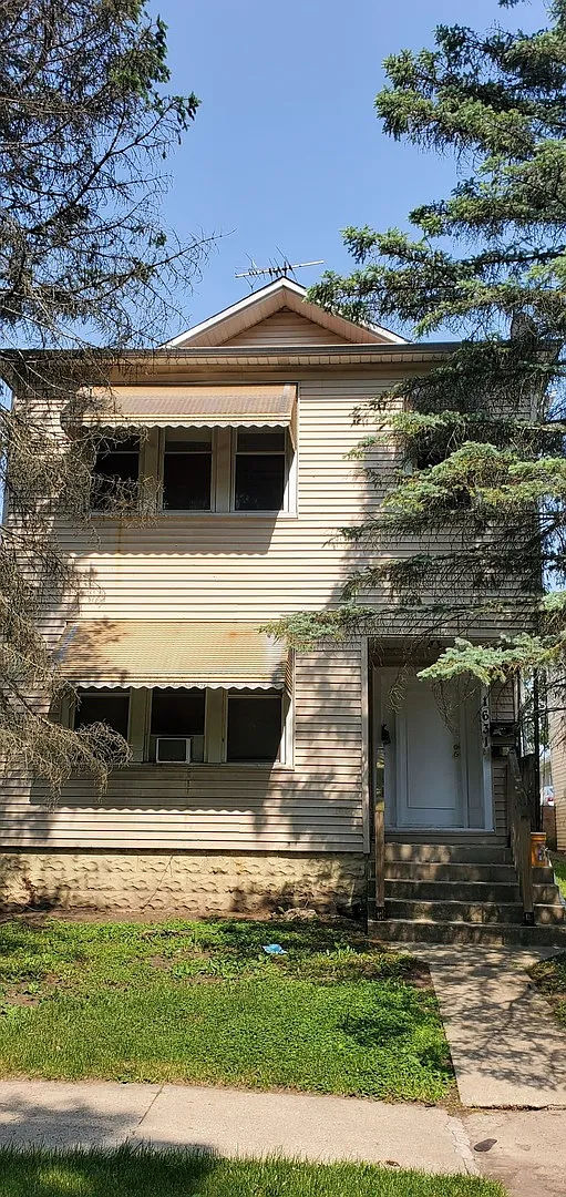 4 bed, 1200 sqft, $1,700 — Photo 1
