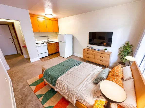 4718 Apartments, 4718 11th Ave NE APT 25, Seattle, WA 98105