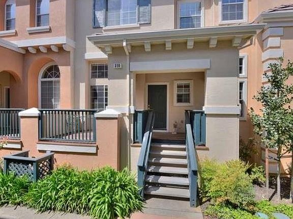 4th image of 310 Louis Ln