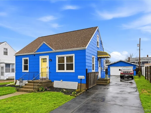 9 Clarence Harder Dr, Tonawanda, NY 14150